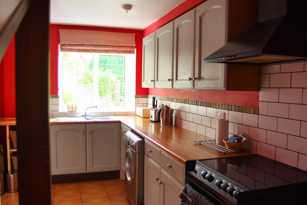 Bramley Cottage Ottery St Mary Exterior photo